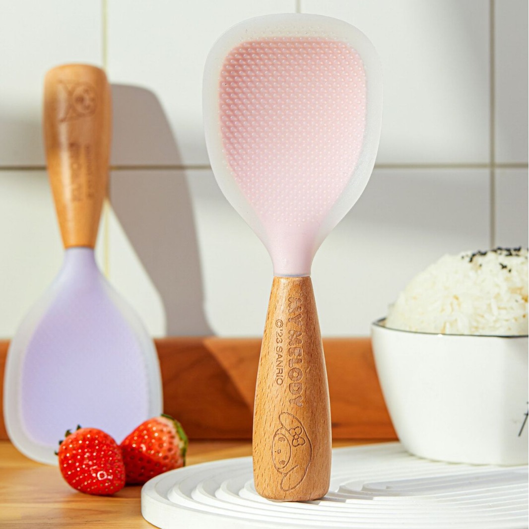 東莞<a href='http://kprled.com/Products/shuangseguijiaoweizu.html' class='keys' title='點擊查看關于硅膠制品廠的相關信息' target='_blank'>硅膠制品廠</a>:硅膠餐具與塑膠日用品它們的區(qū)別 東莞硅膠制品廠:硅膠餐具與塑膠日用品它們的區(qū)別